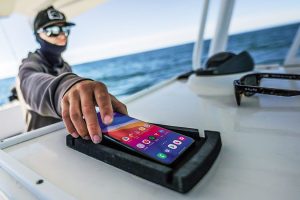 Boating-Magazine-Boat-Bling-Strut-your-stuff-Scanstrut-ROKK-Wireless-Catch